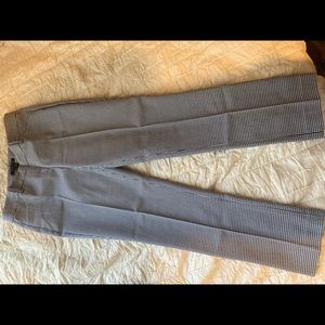 Theory slimmed cropped pants